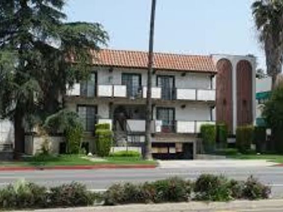 4th image of 16731 Sherman Way