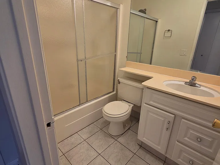 423 S Holt Ave #202 — Photo 5