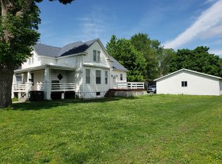 706 N Union St, Staunton, IL 62088