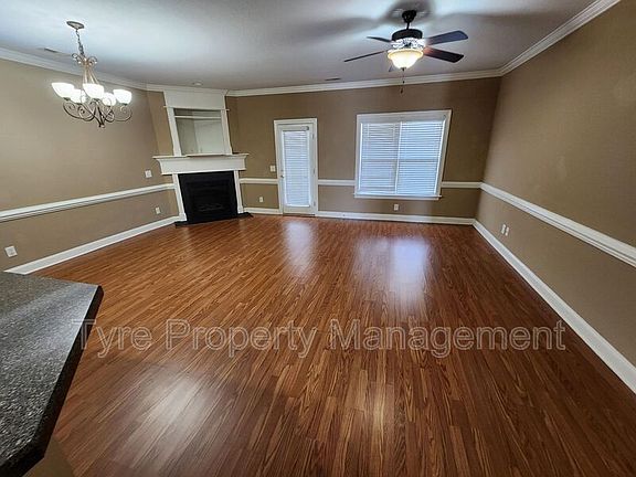 3rd image of 2001B Cambria Dr
