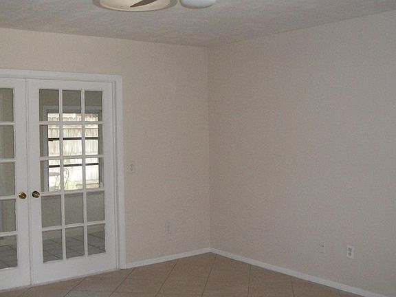 3rd image of 938 Northbrook Dr