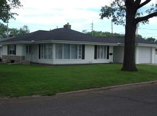 1 Dirksen Ct, Pekin, IL 61554