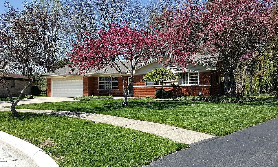 1st image of 32753 Desmond Dr