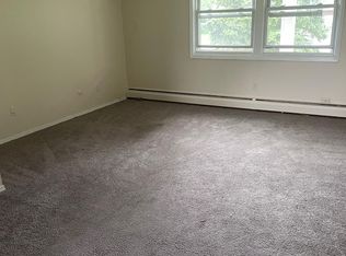 6133 N Whitham Dr, Niagara Falls, NY 14304