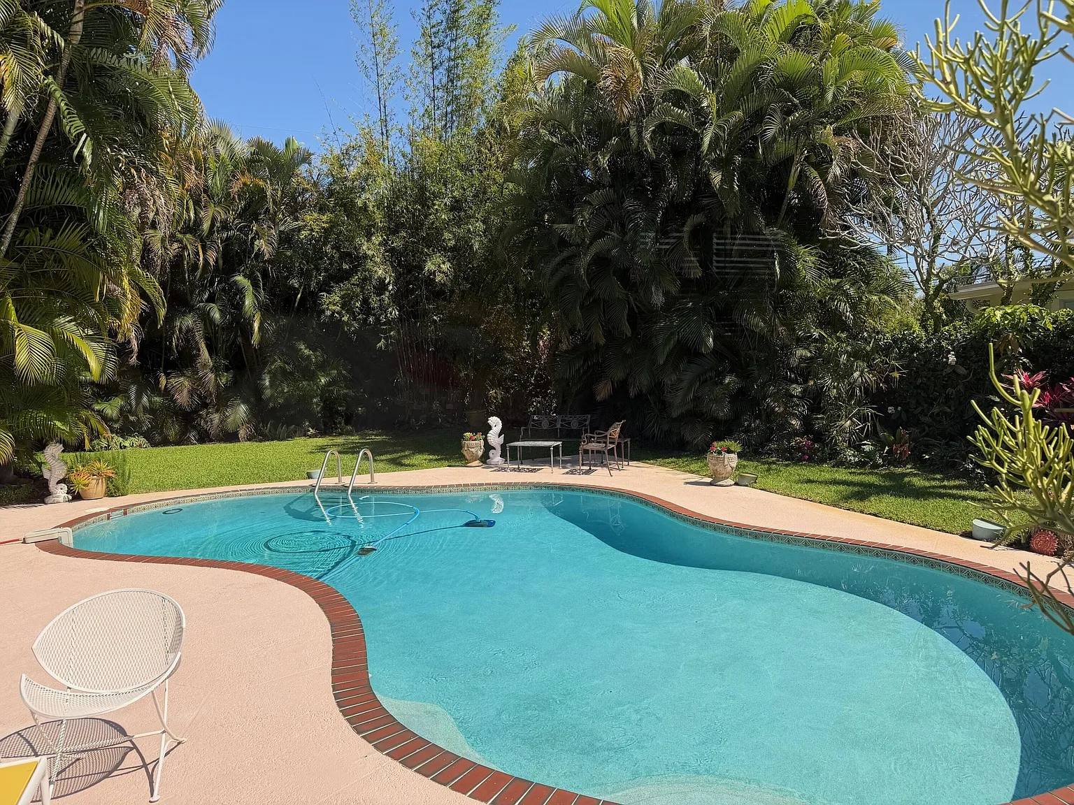 3 bed, 2.0 bath, 1761 sqft, $5,250 — Photo 1