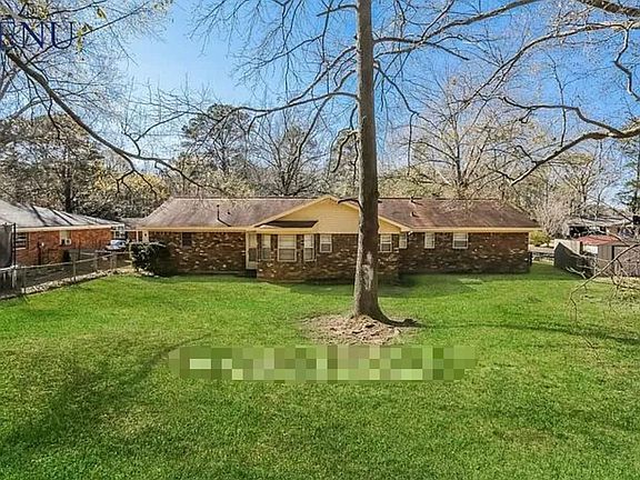 2nd image of 3310 Beaumont Dr