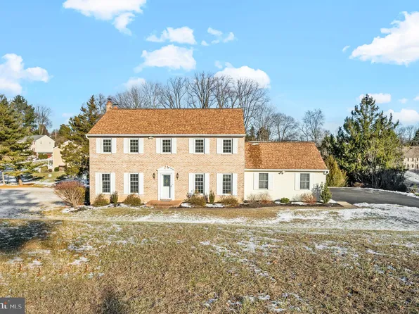 27 Newtown Woods Rd, Newtown Square, PA 19073