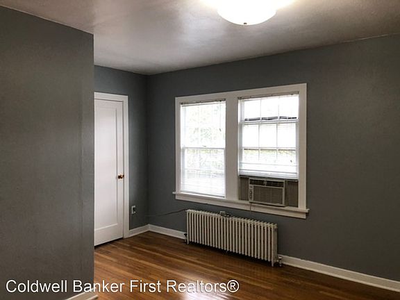 2nd image of 443 Washington St #C05