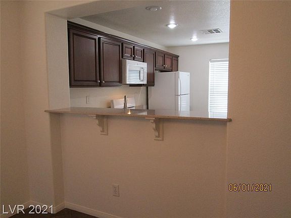 3rd image of 11947 Wedgebrook St