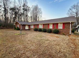 6811 Oakdale Rd, Liberty, NC 27298