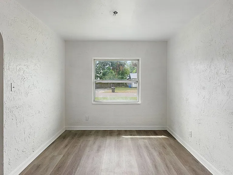 623 37th Ave S — Photo 14