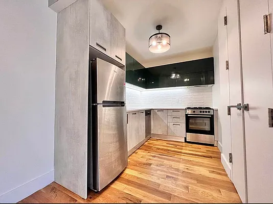 Rented by Real Street Inc | media 3