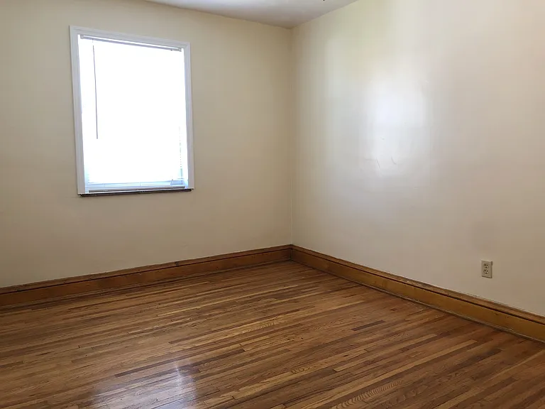108 Elizabeth St — Photo 7
