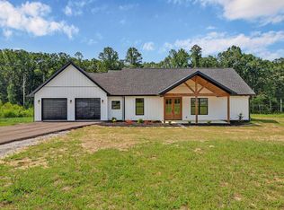 1468 Taylor Place Rd, Jamestown, TN 38556