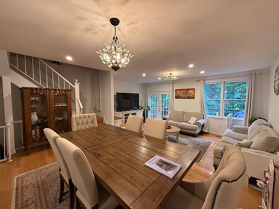 2nd image of 1347 Templeton Pl