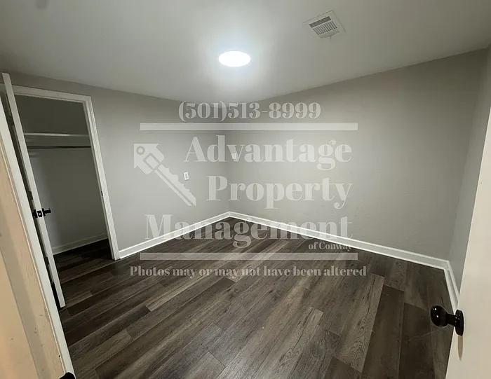 1519 Phyllis St — Photo 7