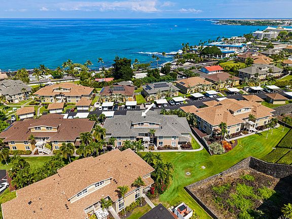 3rd image of 75-5919 Alii Dr APT S22