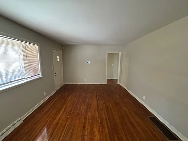 630 Lisa Ln — Photo 7