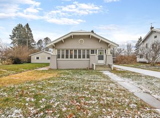 663 W Main St, Fennville, MI 49408