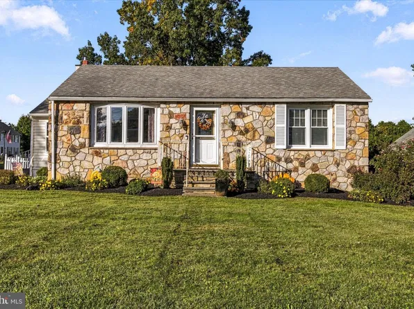 4229 Naamans Creek Rd, Upper Chichester, PA 19061