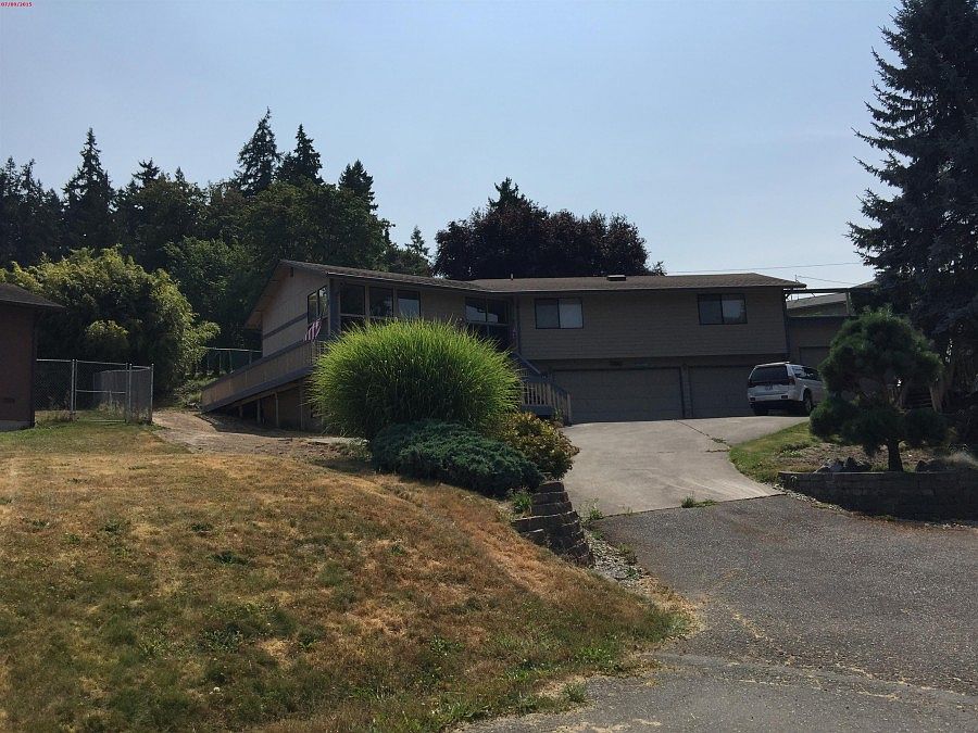1st image of 704 14th Avenue Ct SE