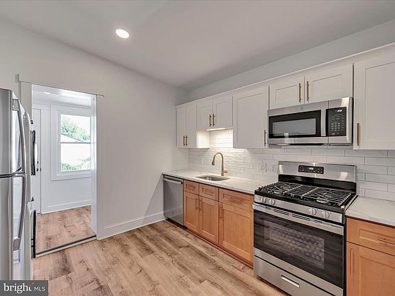 4th image of 53 S Marshall St #2