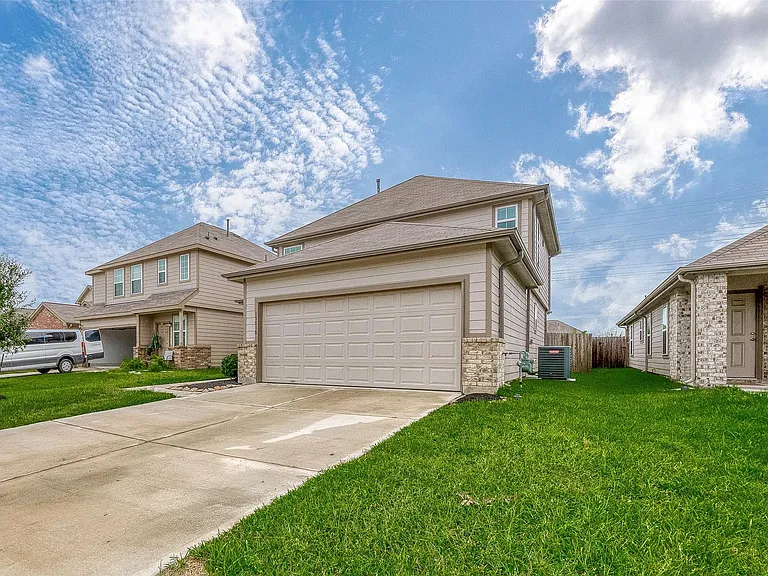 17219 Quiet Song Ct — Photo 5