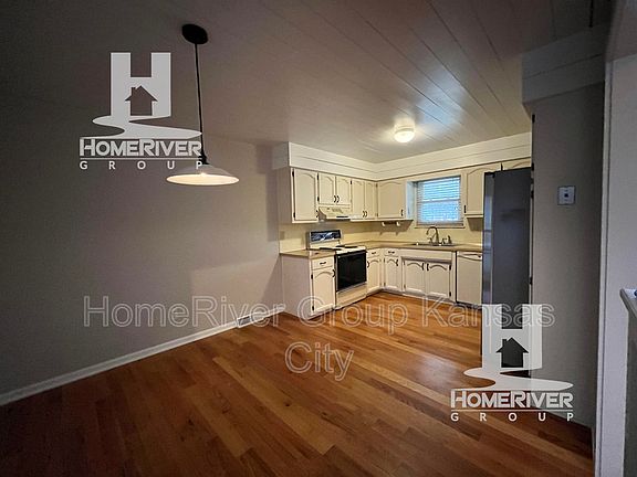 4th image of 618 NE 113th St