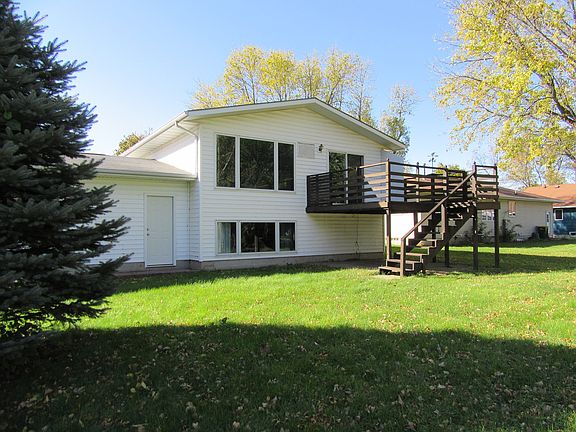 3rd image of 630 Elm Ave