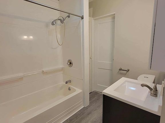 3rd image of 134 Wilton Ave #1