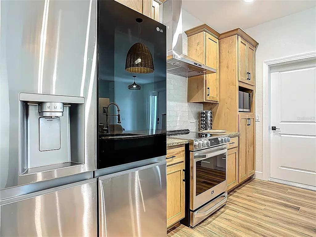 3 bed, 2.0 bath, 1602 sqft, $2,650 — Photo 4