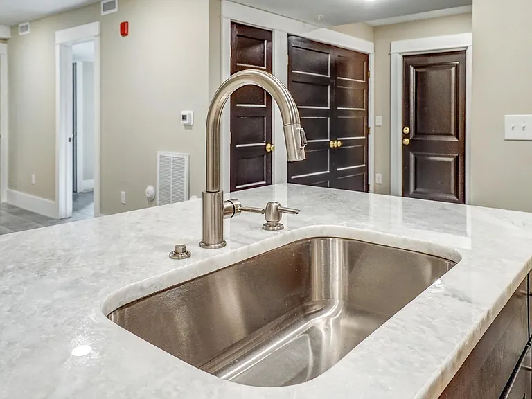 425 N Arthur Ashe Blvd #B — Photo 9