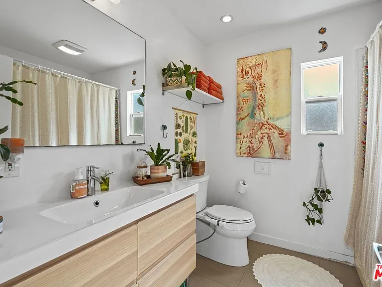 5507 Van Noord Ave — Photo 23