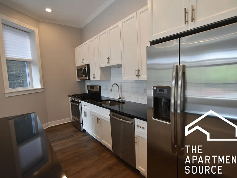 3212 N Halsted St #1 — Photo 4