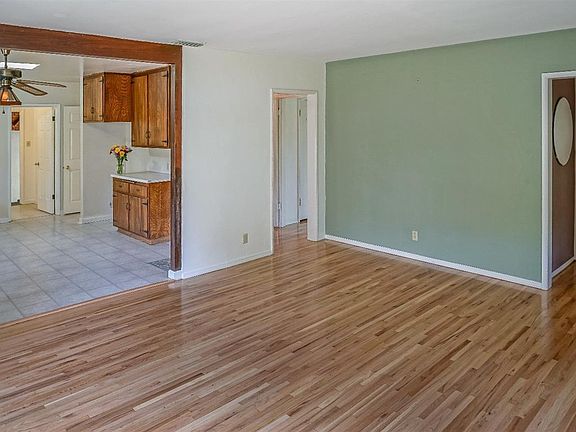 4th image of 4218 Lauderdale Ave