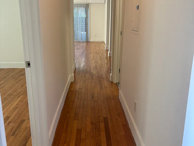 2516 London St #2516 — Photo 3