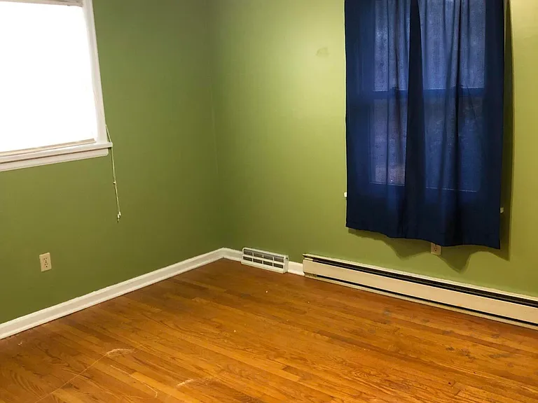 1036 Richmond Ave — Photo 7