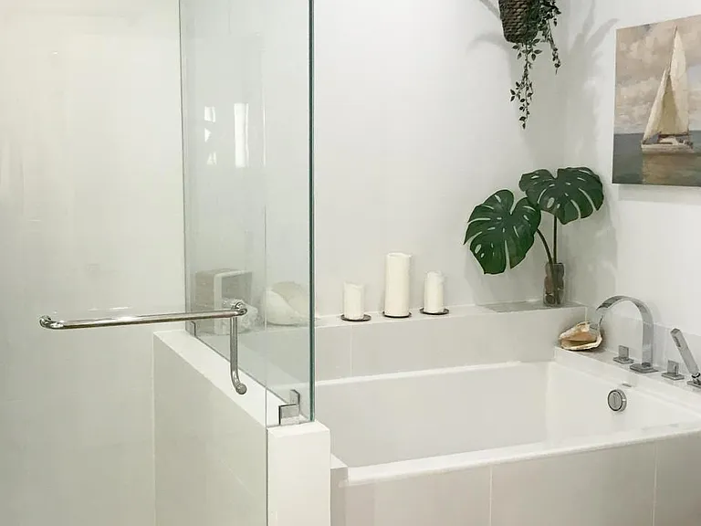 Oversized, two-person deep soaking tub