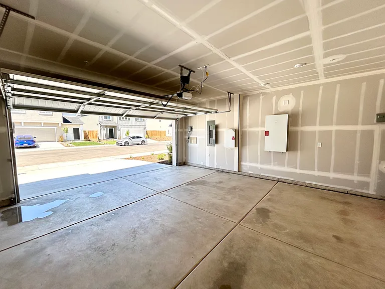 4464 Bellaire Ave — Photo 20