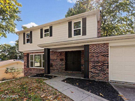 4th image of 953 Westwood Dr