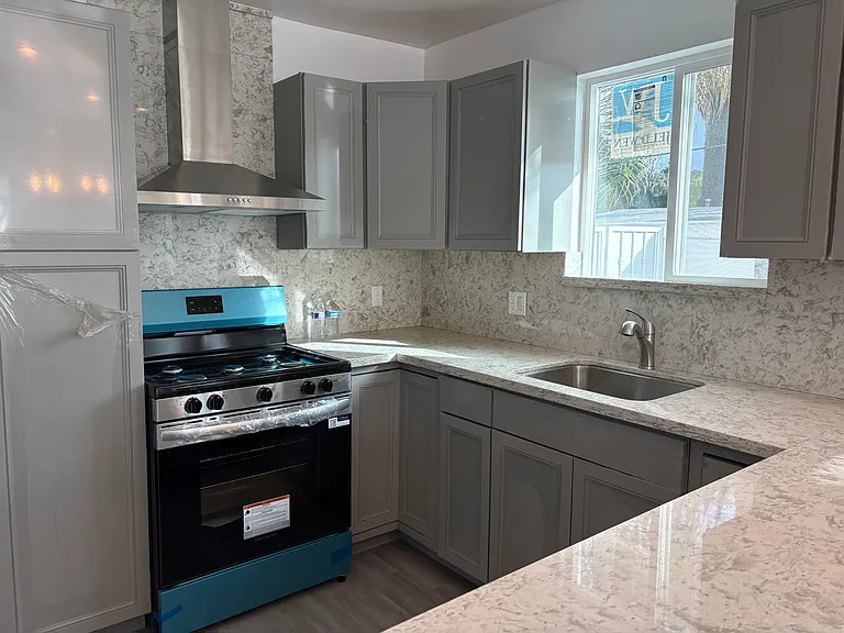 19311 W Strathern St — Photo 4
