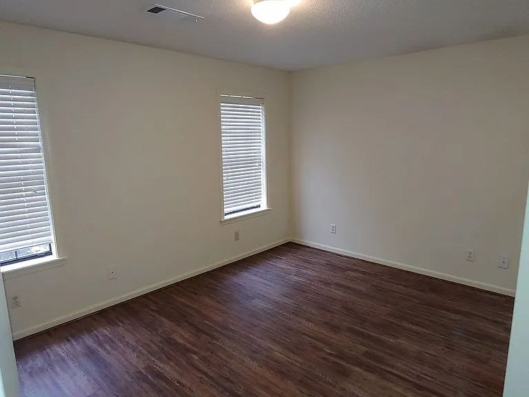 705 Reston Dr — Photo 10