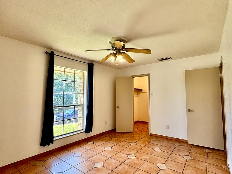 FRONT BEDROOM