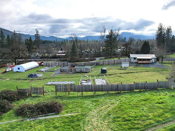 4th image of 17275 Water Gap Rd