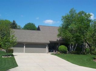 11724 W Waterford Ave, Greenfield, WI 53228