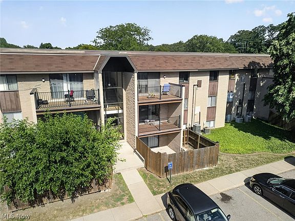 4th image of 9956 Johnnycake Ridge Rd APT N2