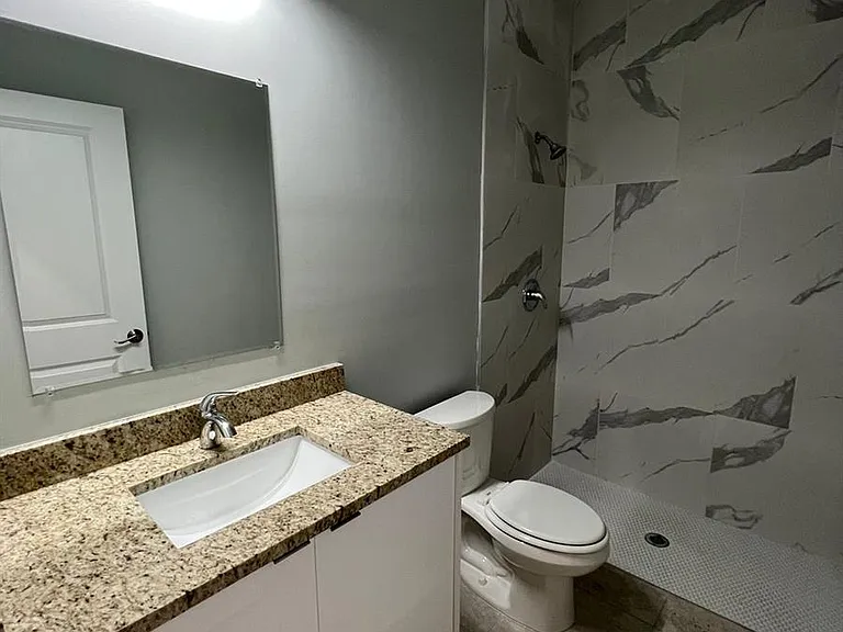 227 N E St — Photo 11