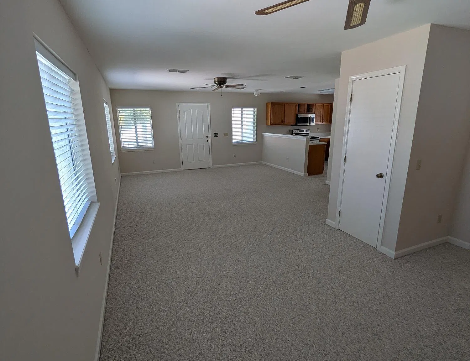 1 bed, 1.0 bath, 848 sqft, $1,800 — Photo 4