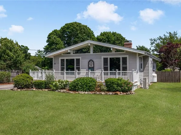 67 Avice St, Narragansett, RI 02882
