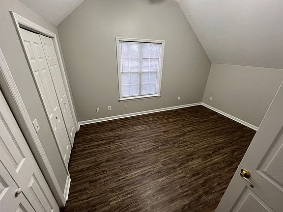5th image of 1107 Roselawn Dr